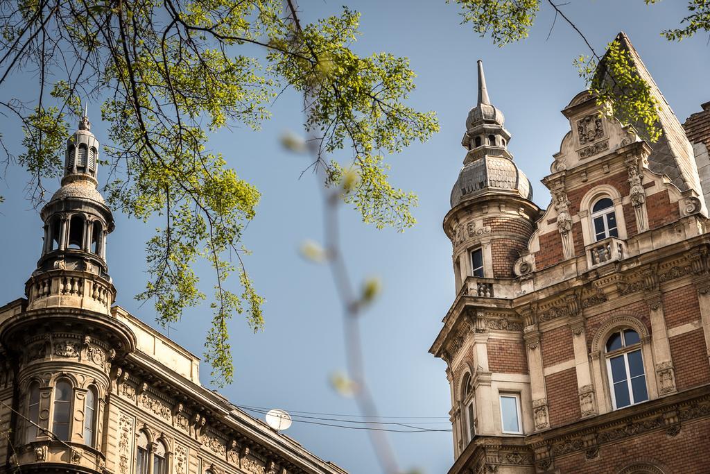 Small Paris Budapest Exterior photo